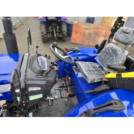 Трактор Terra Force 3254HX із реверсом, повний привід, євроанвіск з сергою, козирок, вага 1690 кг